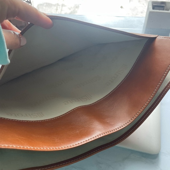 NWOT Barrington Soft Brown Leather Accordion Branded Laptop Sleeve Work Files - Picture 2 of 9